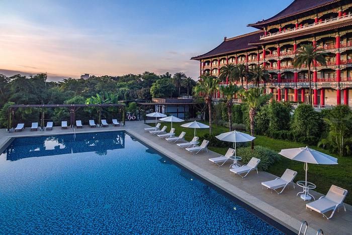 兼具運動與休閒的花園游泳池，讓您除了徜徉於澄清湖的湖光山色之間，又能鬆弛筋骨，享受莊園渡假飯店的假期