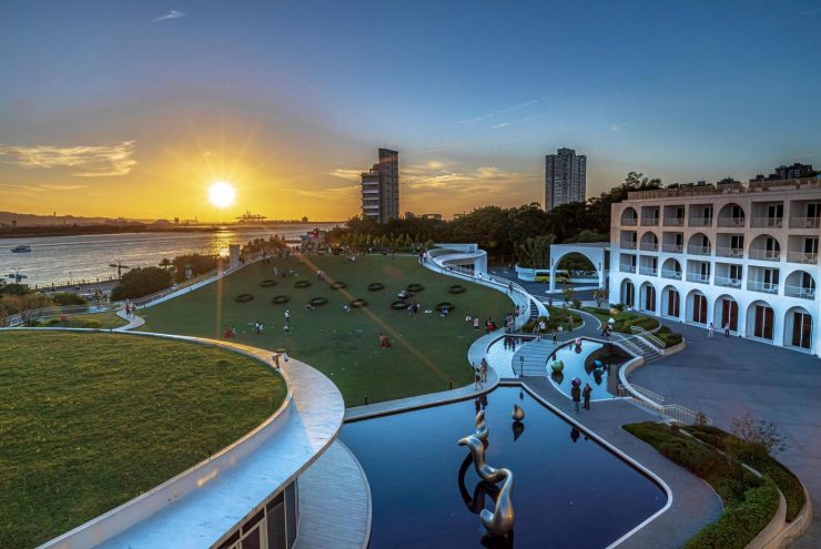 日落時分，可在空中花園欣賞晚霞將一切染成金色的絕美景色